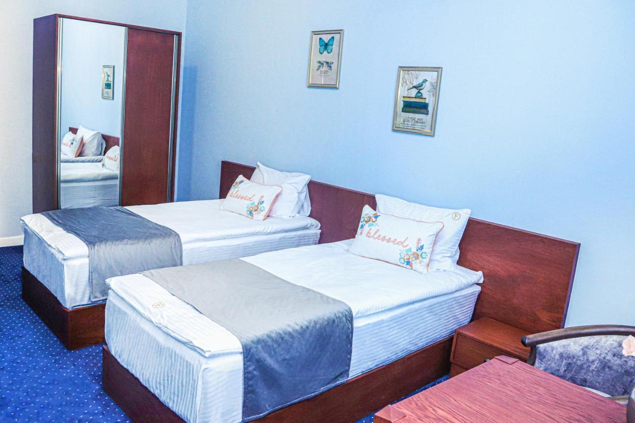 Grand Fortune Hotel Yerevan Bagian luar foto