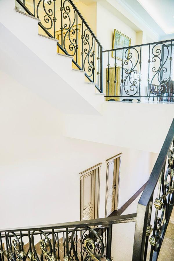 Grand Fortune Hotel Yerevan Bagian luar foto