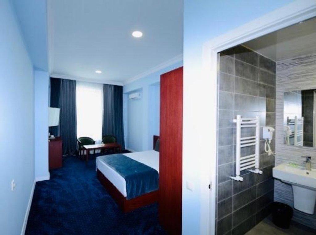 Grand Fortune Hotel Yerevan Bagian luar foto